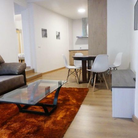 Apt 2 Acollidor Al Centre Historic De Vic Aptgarbi 外观 照片