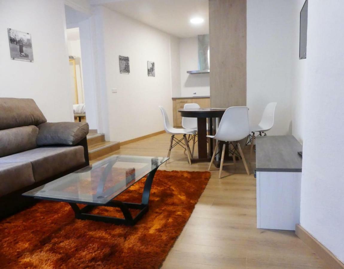 Apt 2 Acollidor Al Centre Historic De Vic Aptgarbi 外观 照片